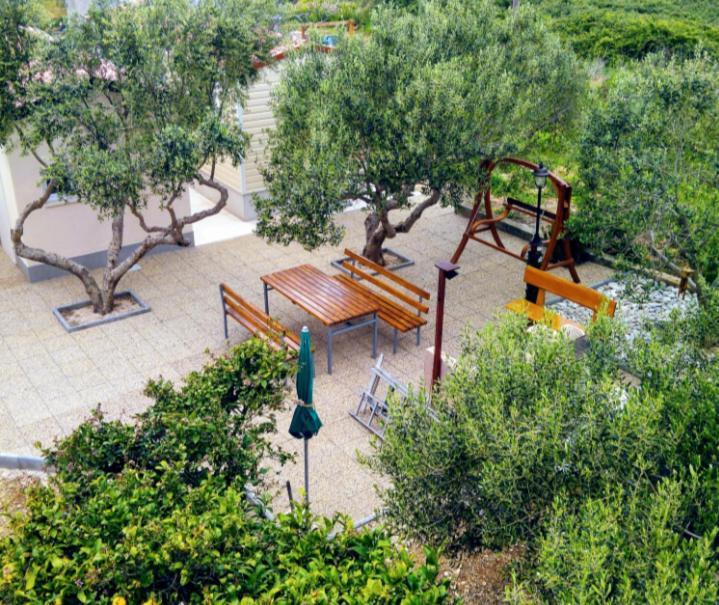 Manora Sucuraj 2 Bedroom Apartment Buitenkant foto