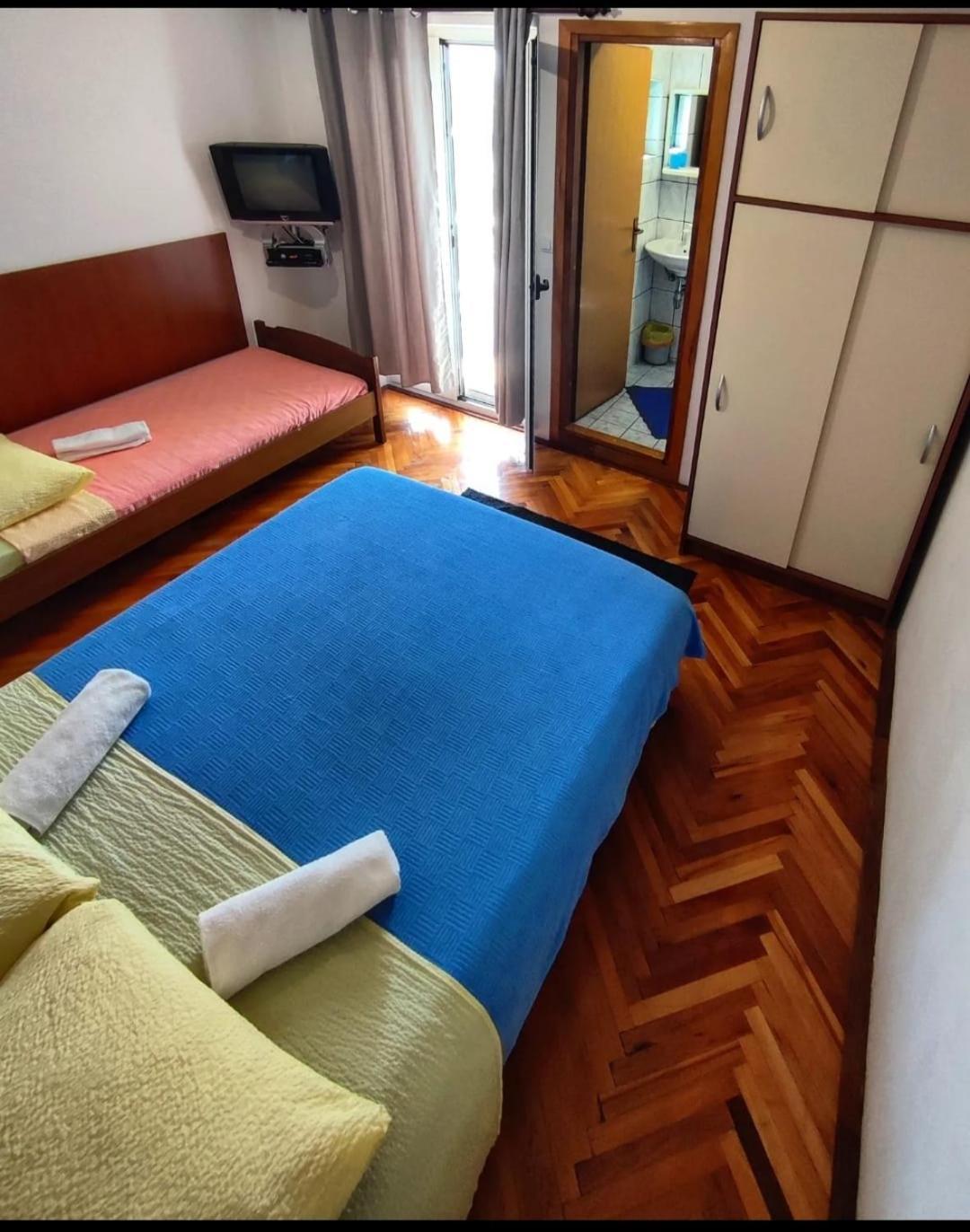 Manora Sucuraj 2 Bedroom Apartment Buitenkant foto