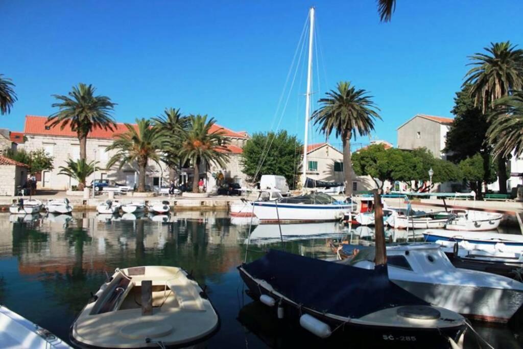 Manora Sucuraj 2 Bedroom Apartment Buitenkant foto